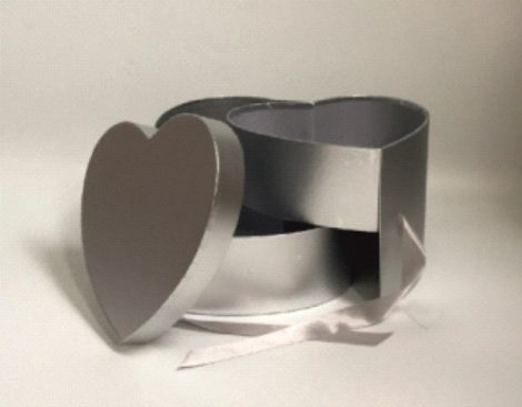 Papír doboz 1db-os 2 szintes szív alakú metál ezüst